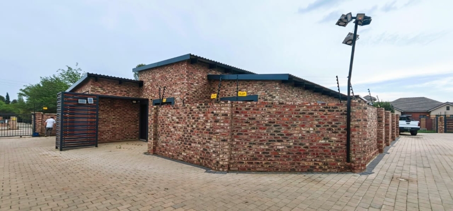 3 Bedroom Property for Sale in Van Der Hoff Park North West